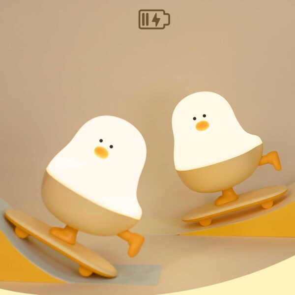 چراغ خواب فانتزی رومیزی شارژی طرح جوجه اسکیت‌سوار L63 - Image 2